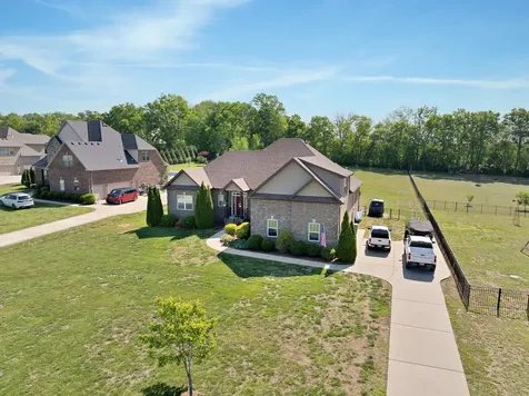 1027 Caballo Trail Gallatin TN 37066