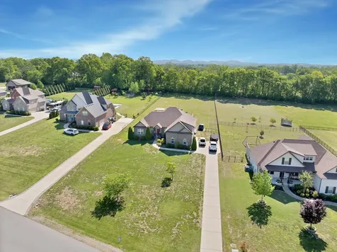 1027 Caballo Trail Gallatin TN 37066