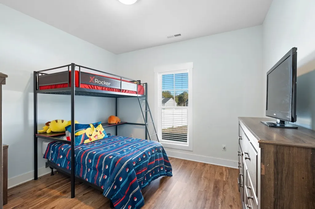 10111 Crookedhorn Court Bell Buckle TN 37020