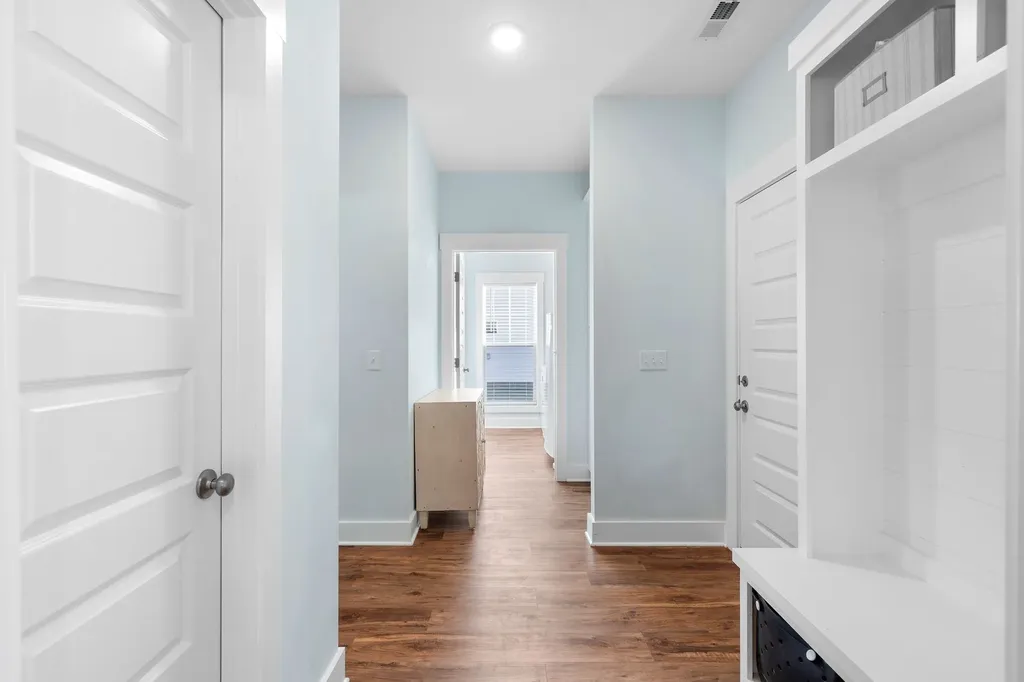 10111 Crookedhorn Court Bell Buckle TN 37020