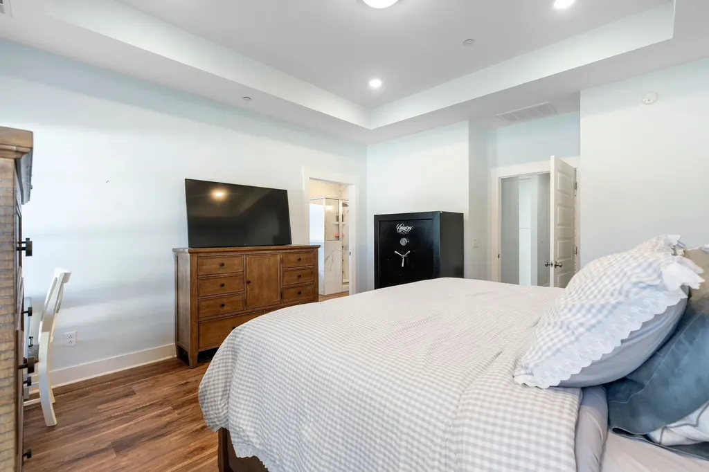 10111 Crookedhorn Court Bell Buckle TN 37020