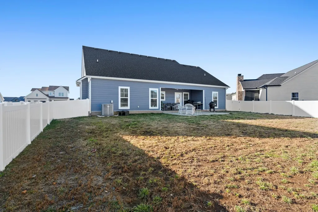 10111 Crookedhorn Court Bell Buckle TN 37020