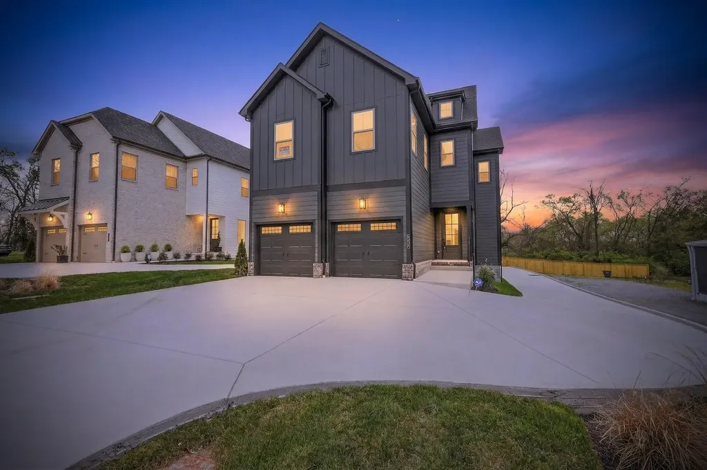 3199A Doak Avenue Nashville TN 37218