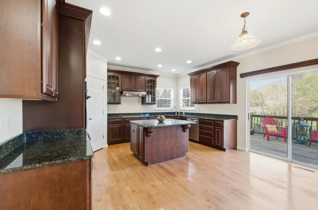 1005 Valley Cove Court Nashville TN 37221
