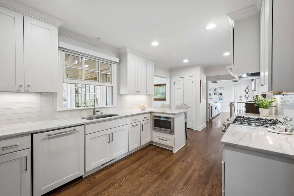 6010 Hickory Valley Road Nashville TN 37205