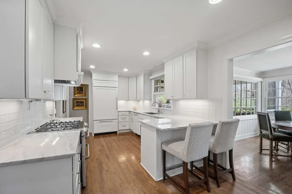 6010 Hickory Valley Road Nashville TN 37205