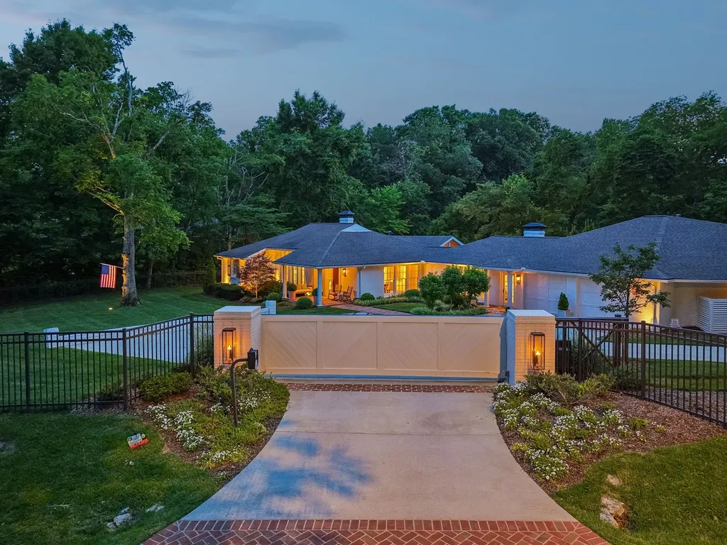 6010 Hickory Valley Road Nashville TN 37205