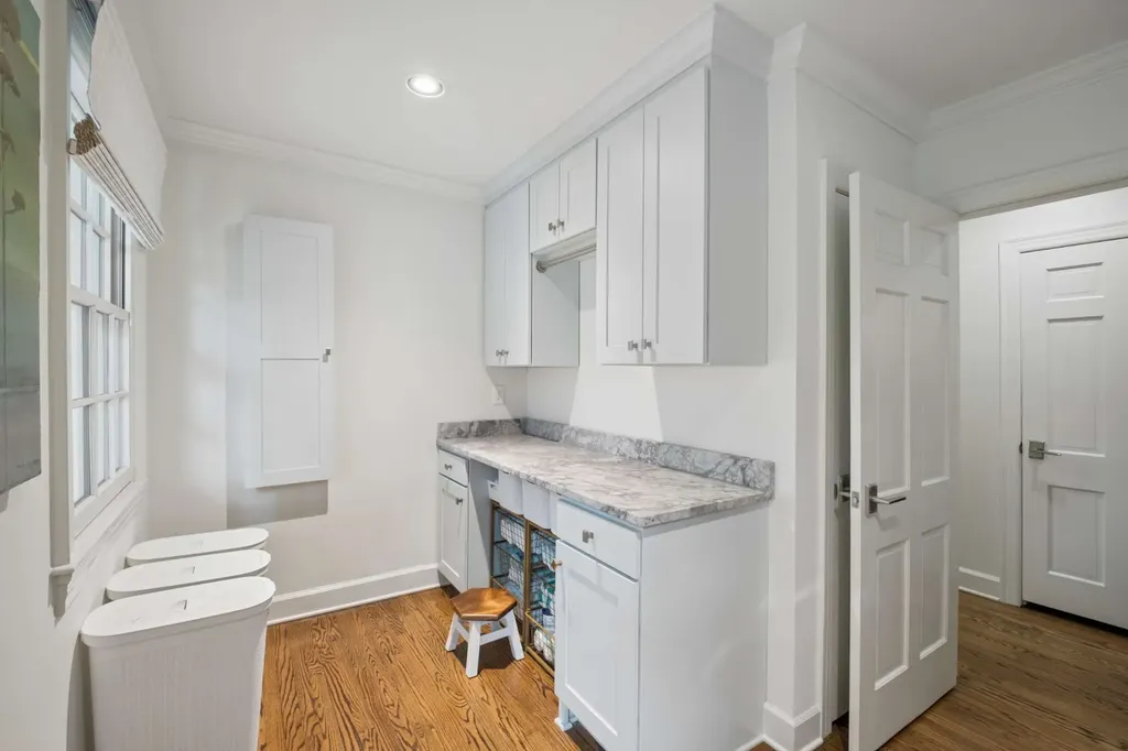 6010 Hickory Valley Road Nashville TN 37205