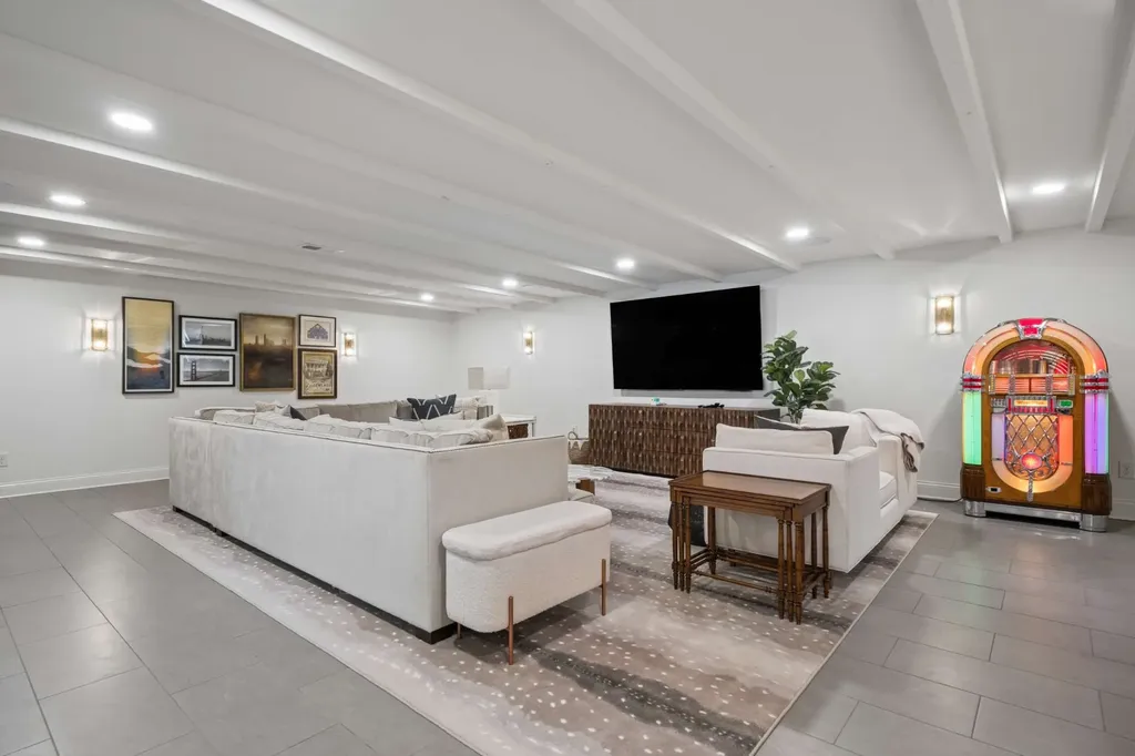 6010 Hickory Valley Road Nashville TN 37205