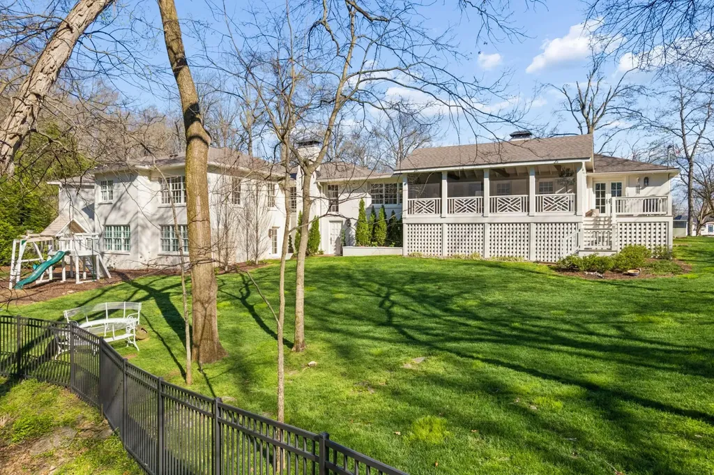 6010 Hickory Valley Road Nashville TN 37205