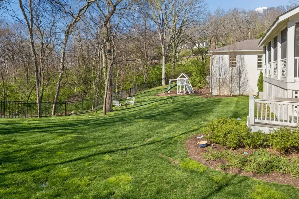 6010 Hickory Valley Road Nashville TN 37205