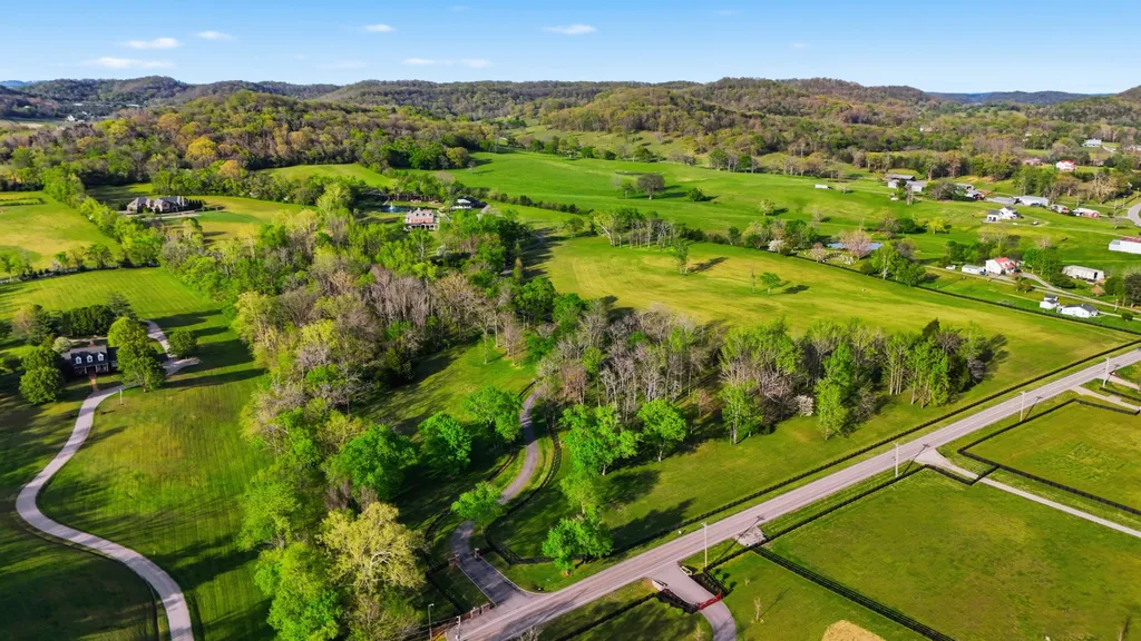 4810 Scenic Oaks Lane Thompsons Station TN 37179