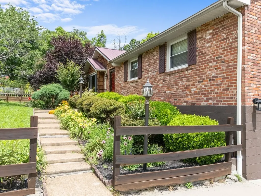 220 Nunley Drive Nashville TN 37211