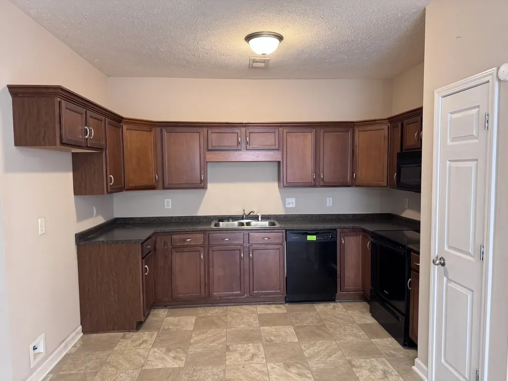 3741 Meadow Ridge Lane Clarksville TN 37040