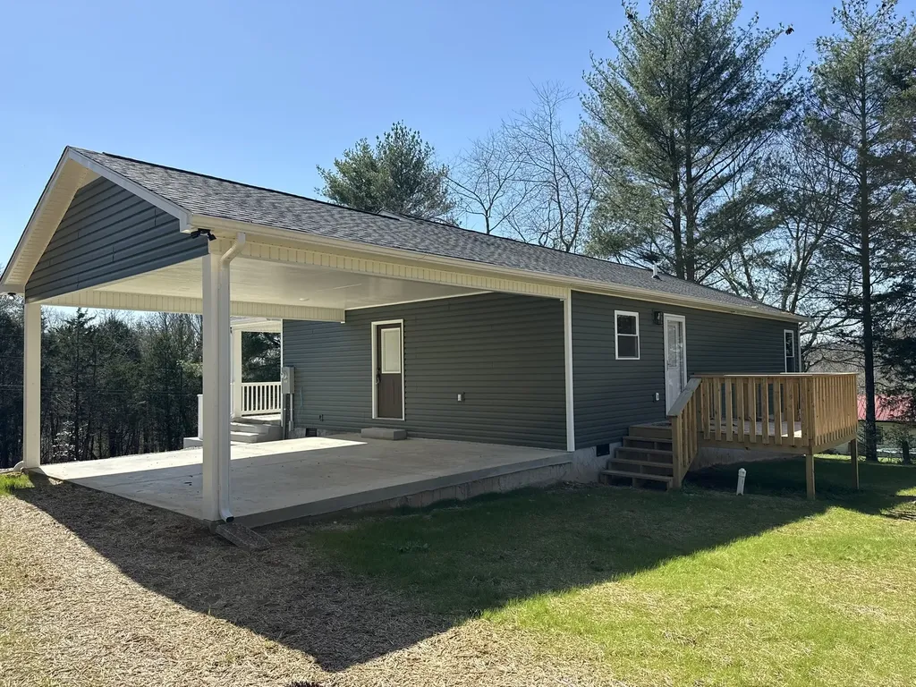 44 Blue Lake Road Mcminnville TN 37110