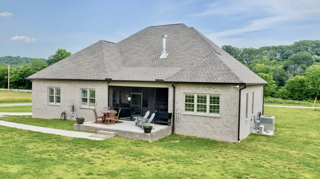 1742 Old Gallatin Road Portland TN 37148