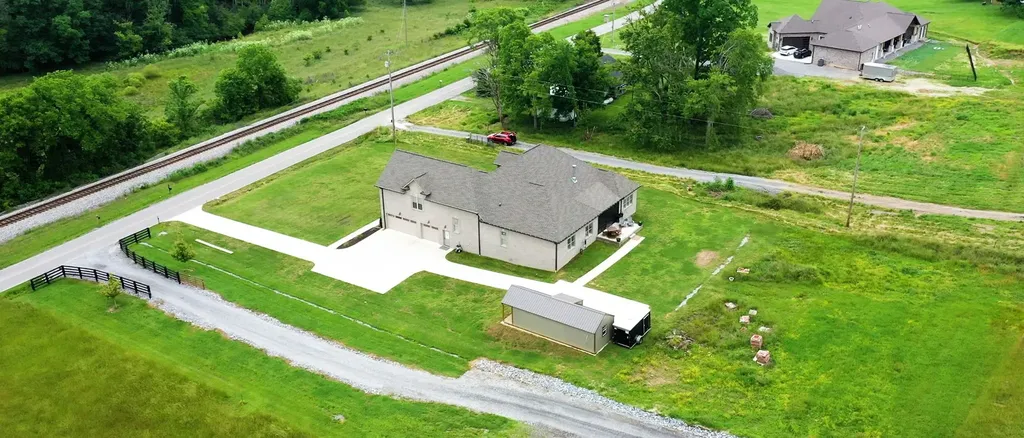 1742 Old Gallatin Road Portland TN 37148