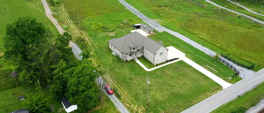 1742 Old Gallatin Road Portland TN 37148