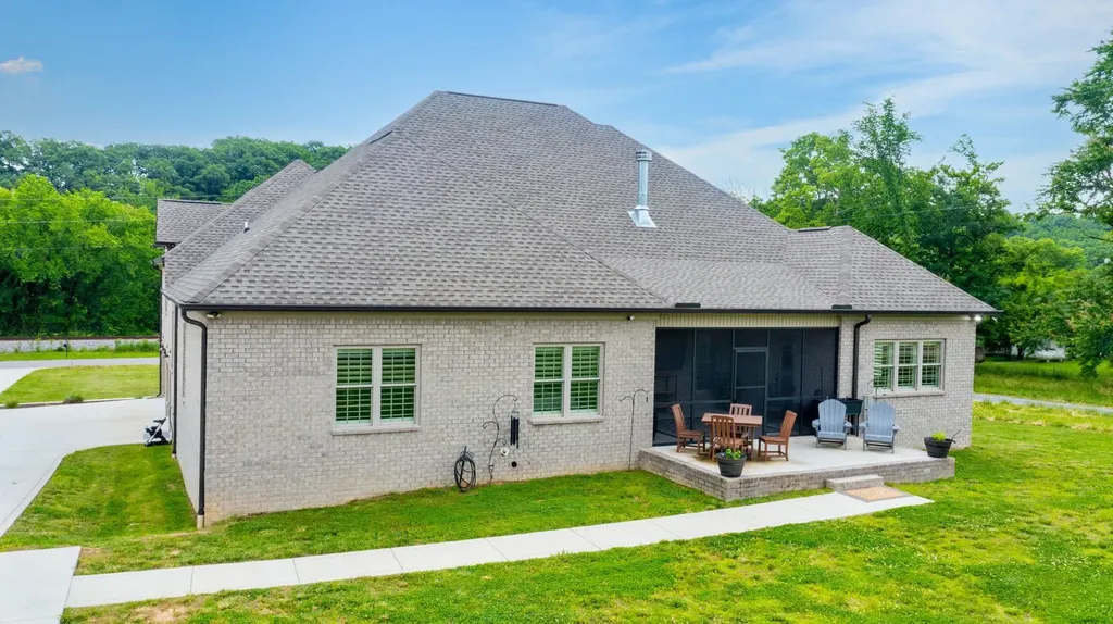 1742 Old Gallatin Road Portland TN 37148