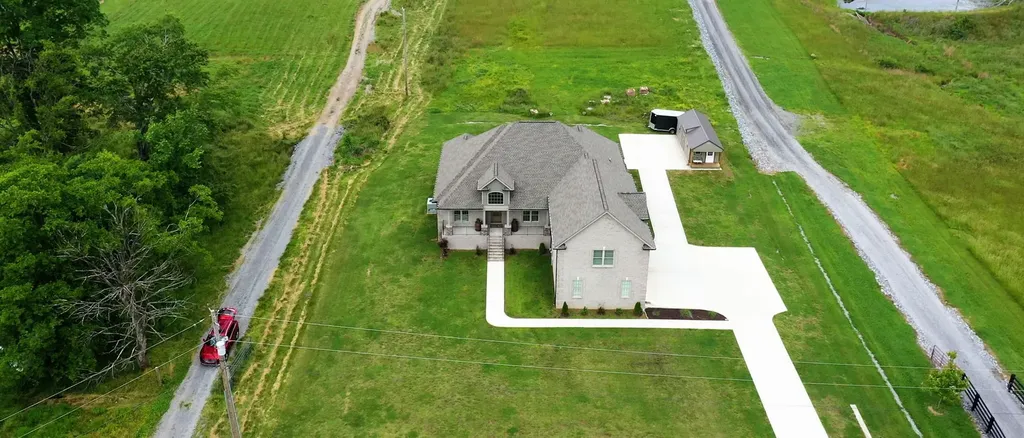1742 Old Gallatin Road Portland TN 37148