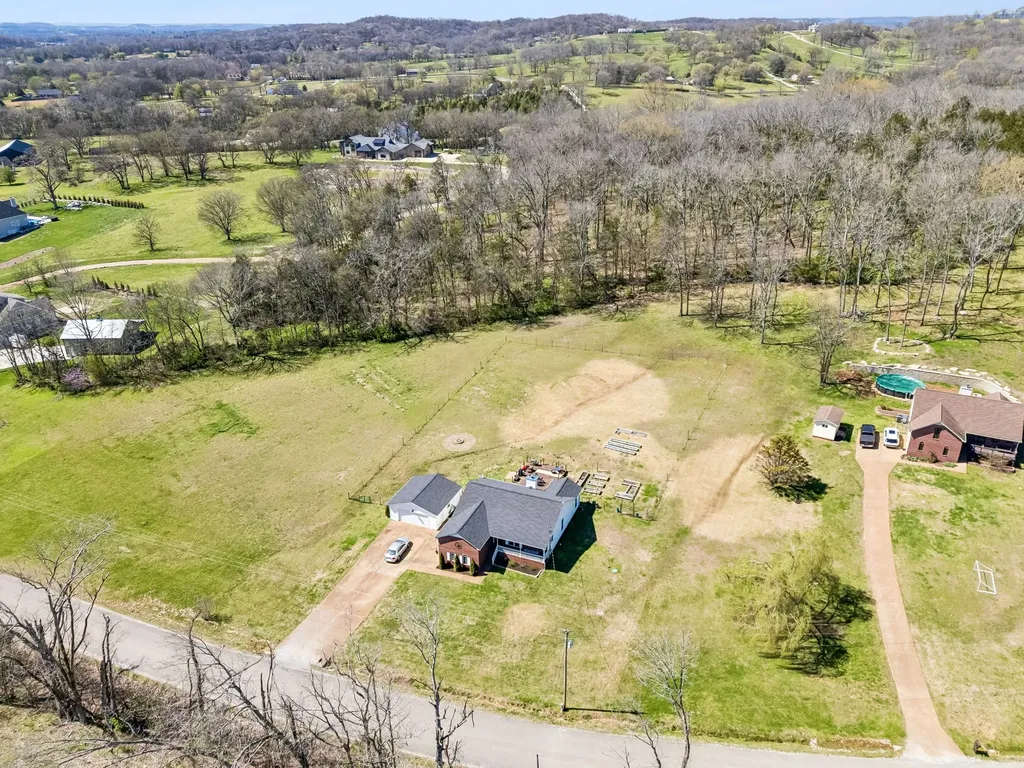 1245 Cliff Amos Road Spring Hill TN 37174
