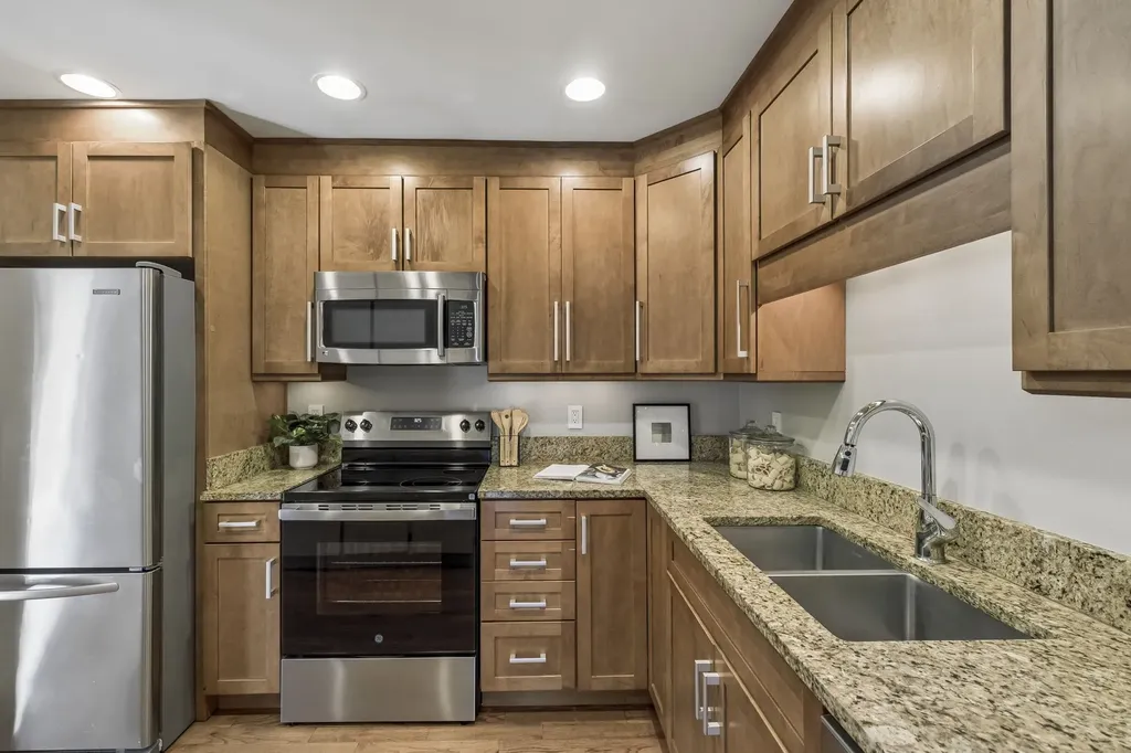 5025 Hillsboro Pike Nashville TN 37215
