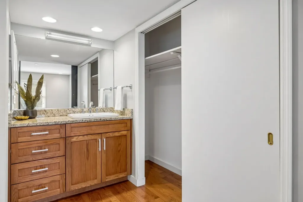 5025 Hillsboro Pike Nashville TN 37215