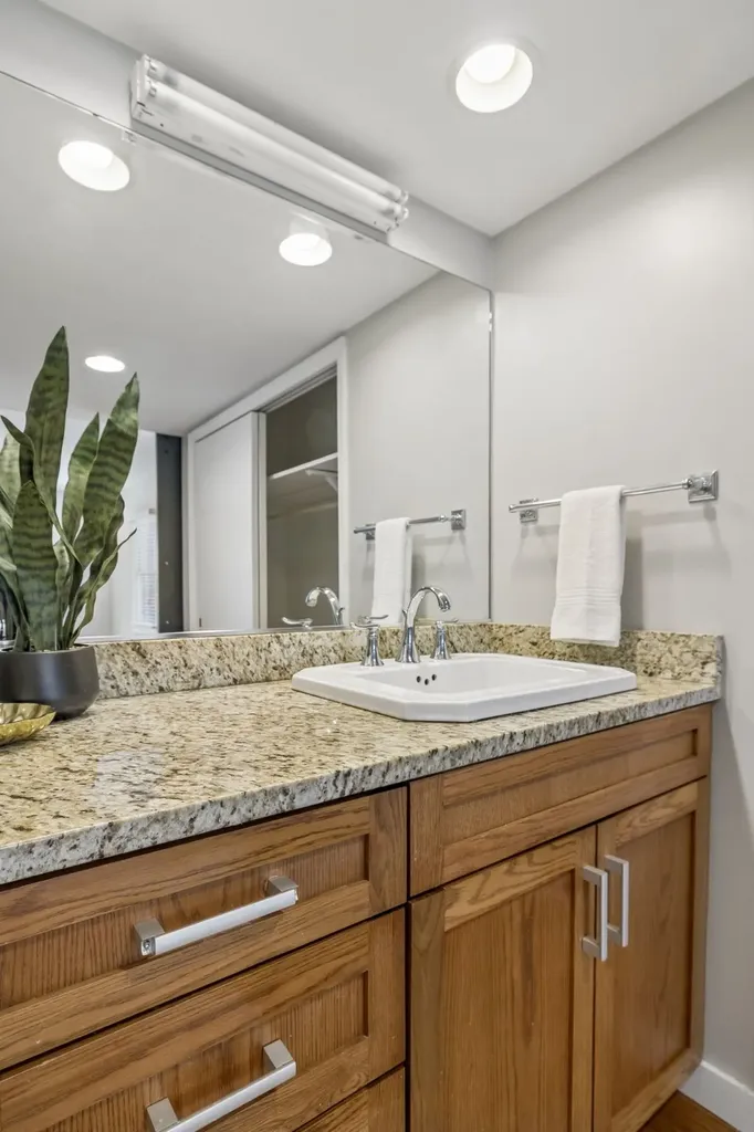 5025 Hillsboro Pike Nashville TN 37215