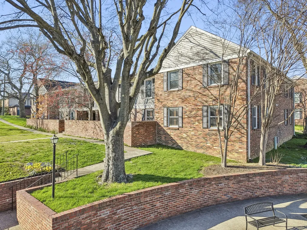 5025 Hillsboro Pike Nashville TN 37215
