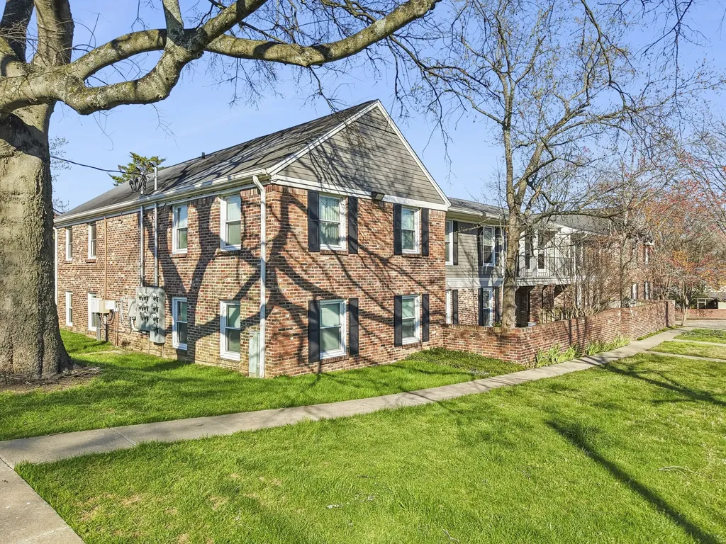 5025 Hillsboro Pike Nashville TN 37215