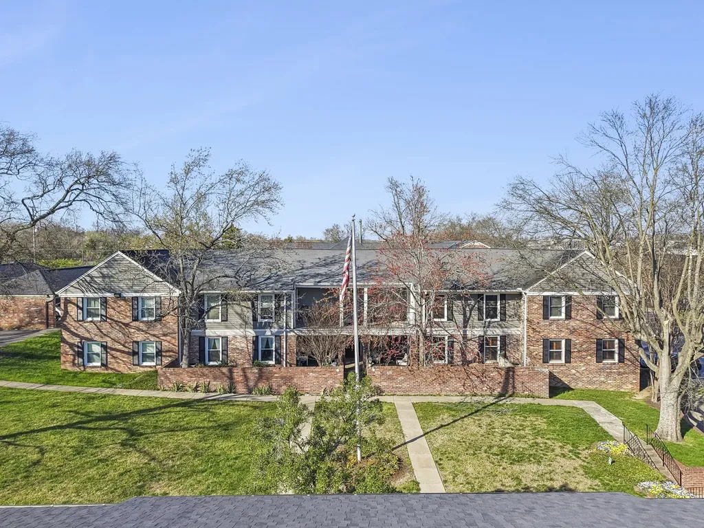 5025 Hillsboro Pike Nashville TN 37215