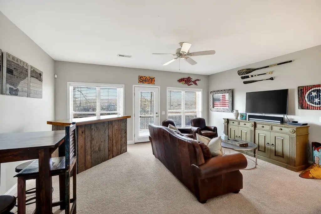 1175 W Hutchins Bend Road Sparta TN 38583