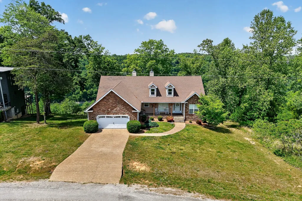 1175 W Hutchins Bend Road Sparta TN 38583