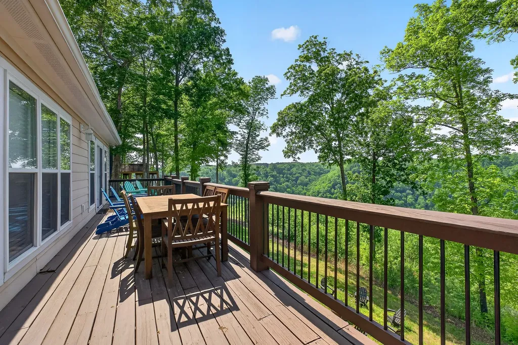 1175 W Hutchins Bend Road Sparta TN 38583