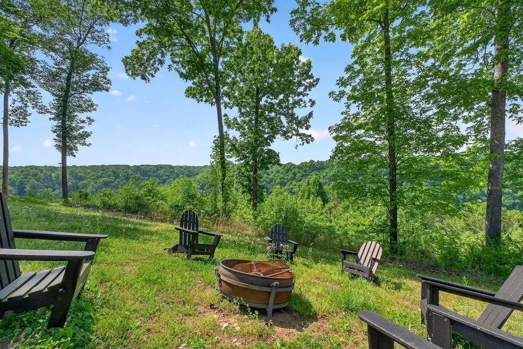1175 W Hutchins Bend Road Sparta TN 38583