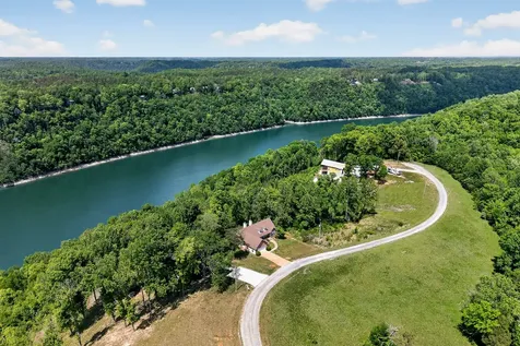 1175 W Hutchins Bend Road Sparta TN 38583