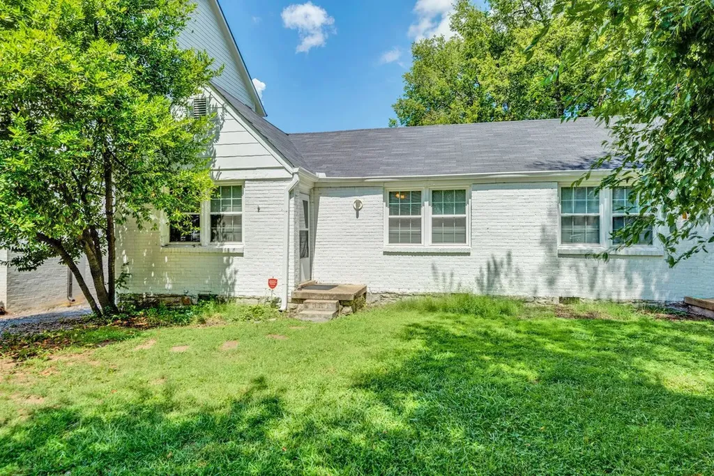 1904 Warfield Drive Nashville TN 37215