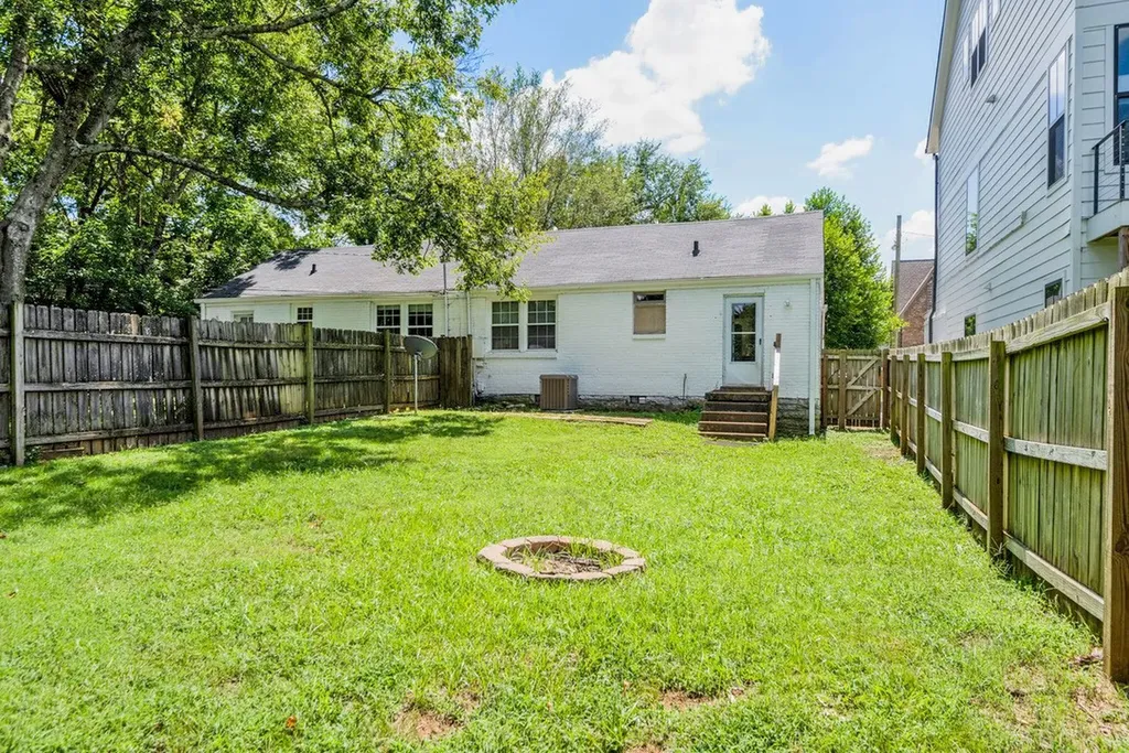 1904 Warfield Drive Nashville TN 37215