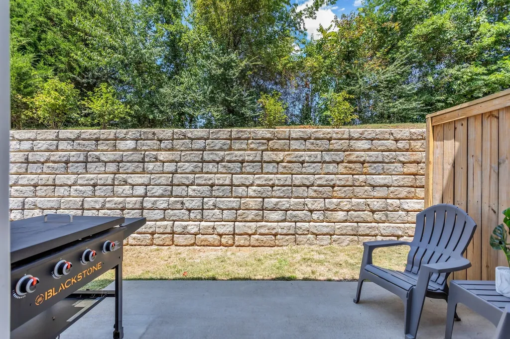 2563 Napa Valley Way Columbia TN 38401