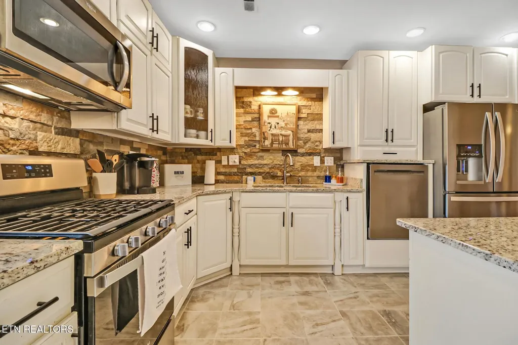 108 Grace Lane Crossville TN 38555