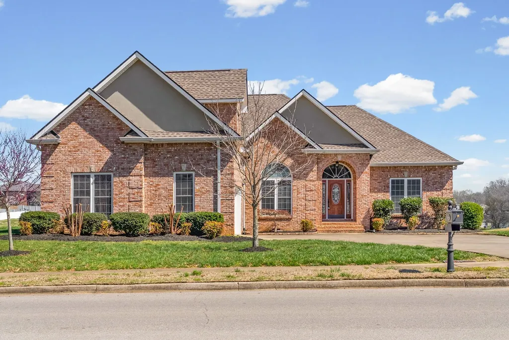 2597 Stone Manor Way Clarksville TN 37043