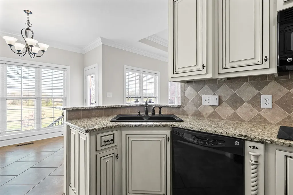 2597 Stone Manor Way Clarksville TN 37043