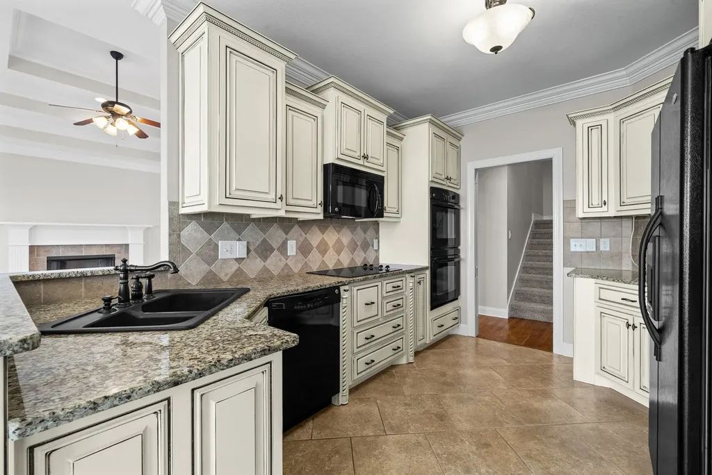 2597 Stone Manor Way Clarksville TN 37043