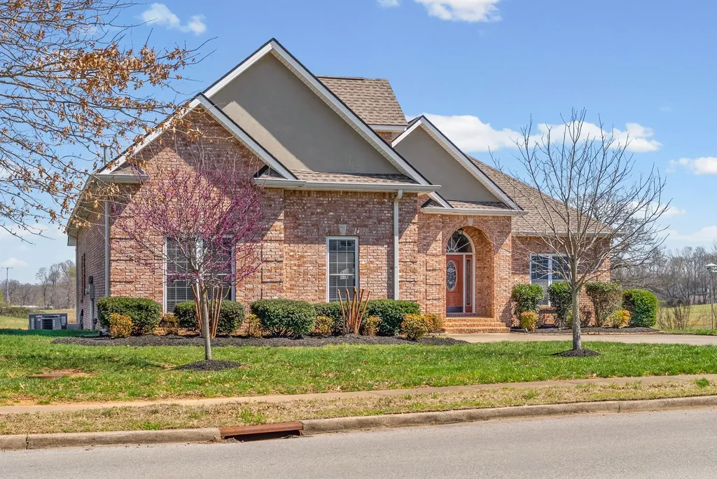 2597 Stone Manor Way Clarksville TN 37043