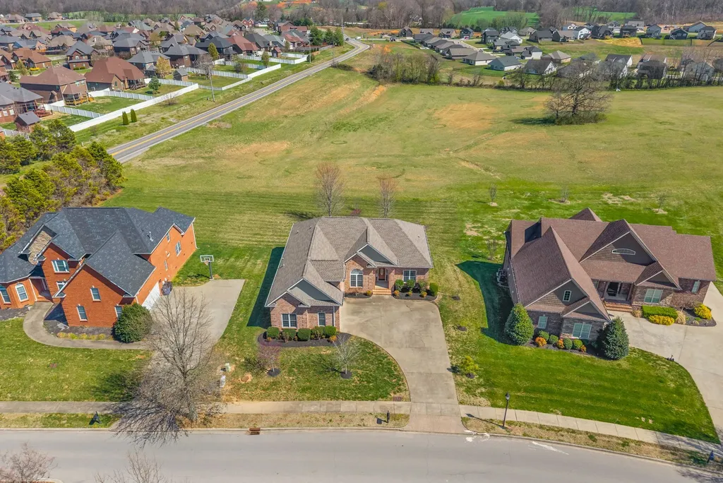 2597 Stone Manor Way Clarksville TN 37043