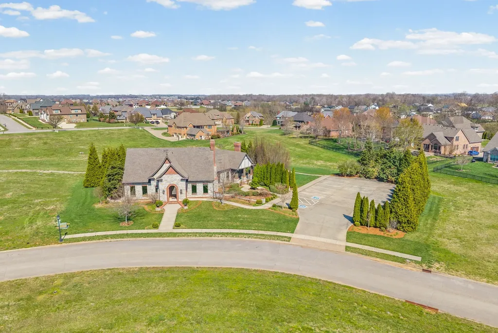 2597 Stone Manor Way Clarksville TN 37043