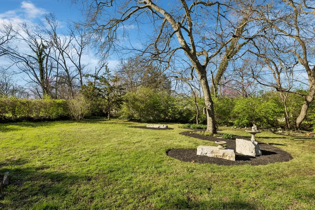2500 Woodlawn Drive Nashville TN 37212