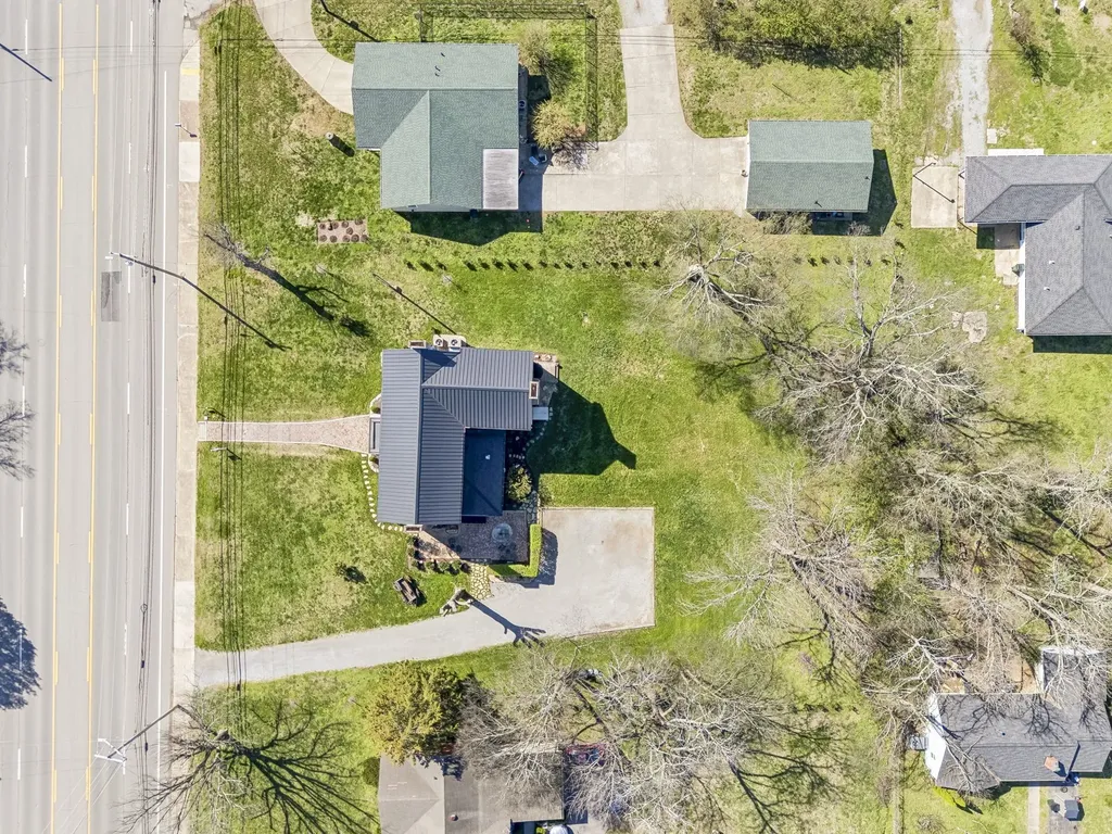 814 Hartsville Pike Gallatin TN 37066