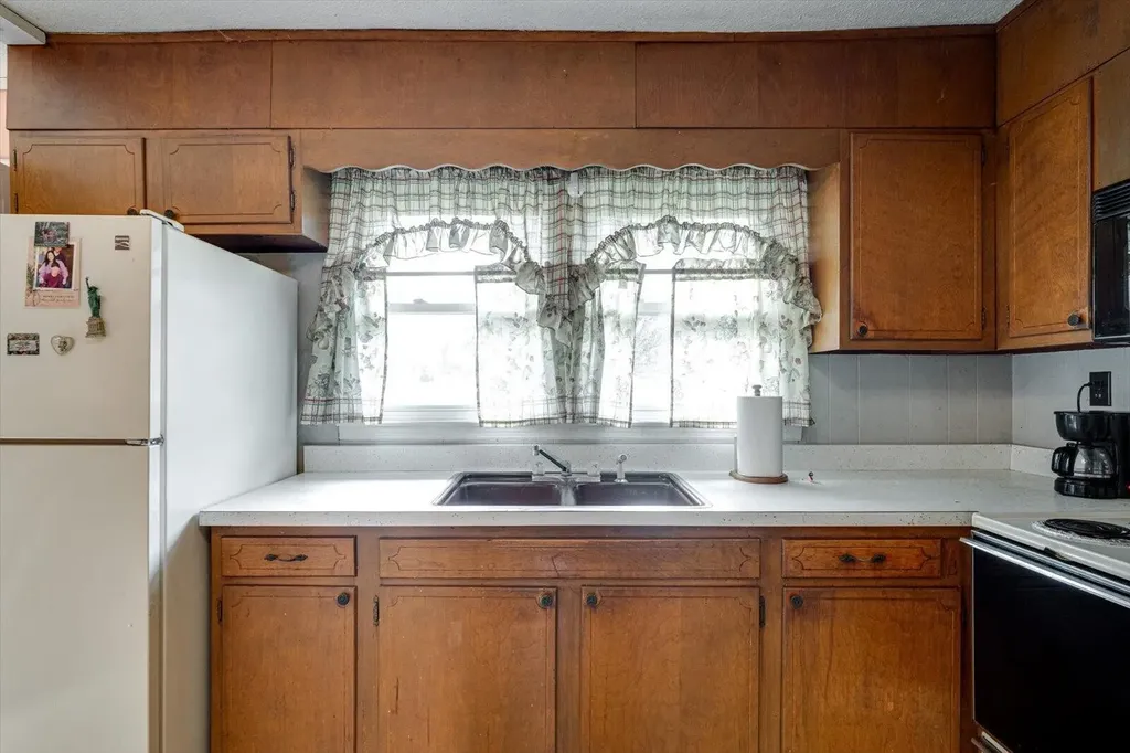 1985 Peavine Road Rock Spring GA 30739