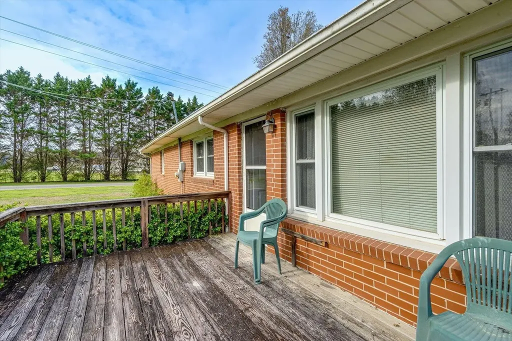 1985 Peavine Road Rock Spring GA 30739